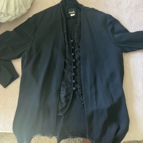 Vintage black blazer with attached lace vest - Picture 4 of 8